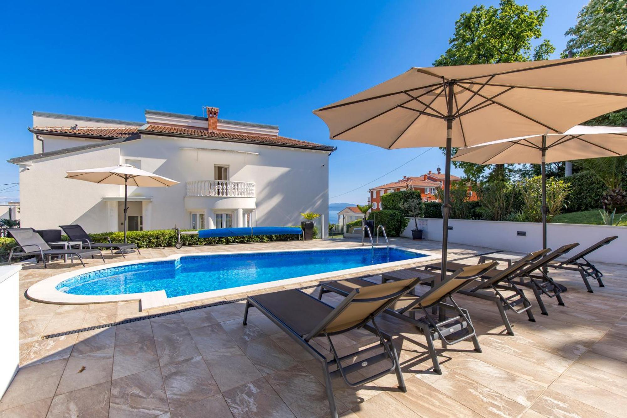 Villa Garden Apartment With Pool Opatija Eksteriør billede