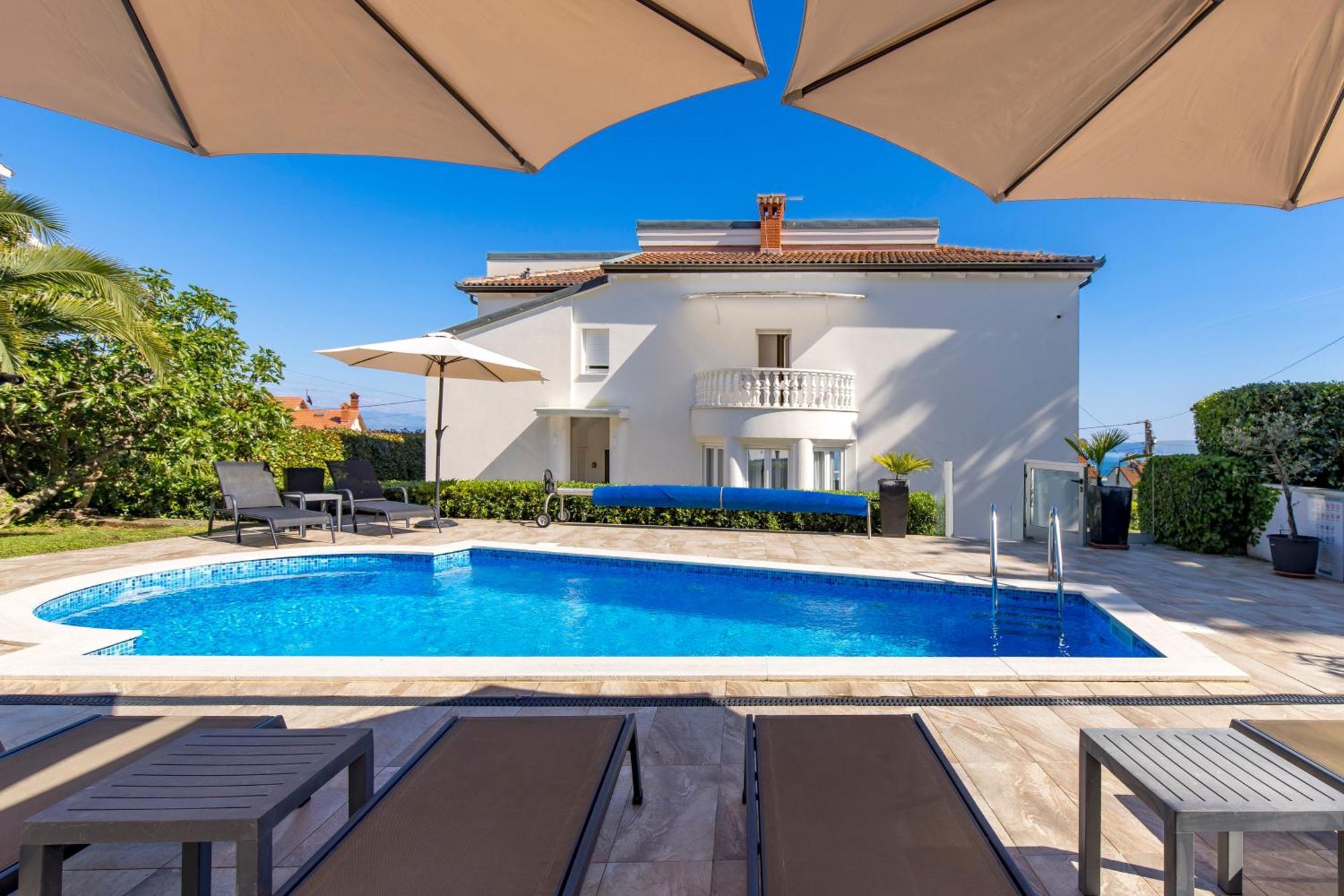 Villa Garden Apartment With Pool Opatija Eksteriør billede